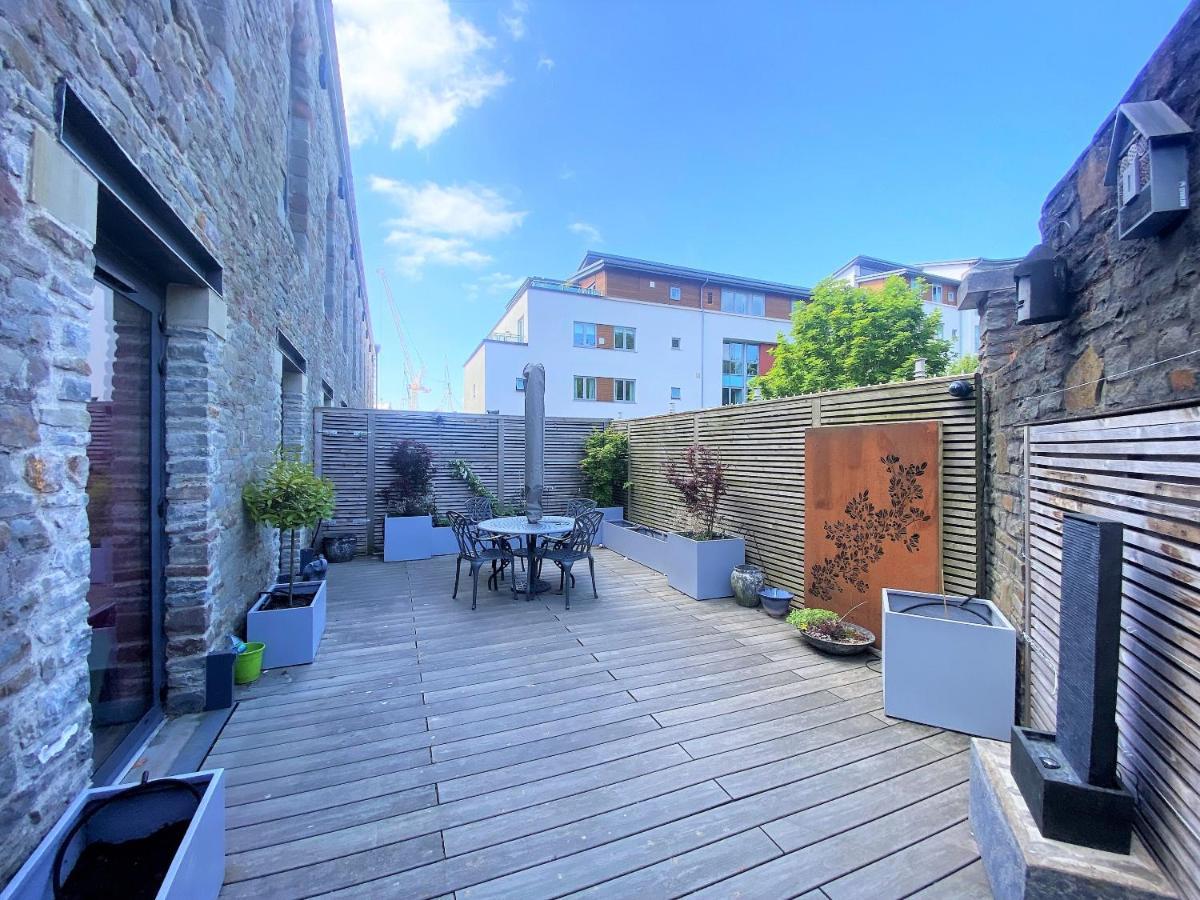 Sublime Waterfront Retreat With Private Terrace Apartment Bristol Luaran gambar
