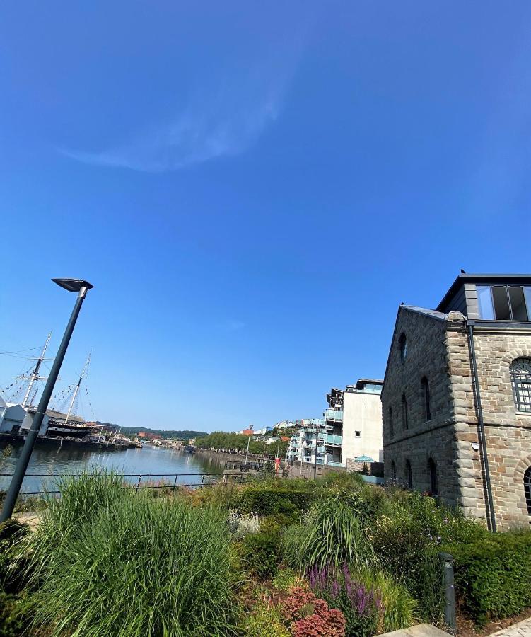 Sublime Waterfront Retreat With Private Terrace Apartment Bristol Luaran gambar